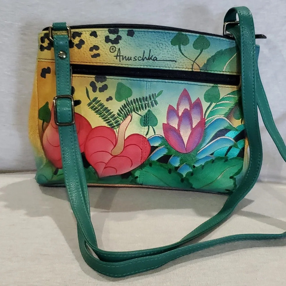 Anuschka Leopard handpainted leather crossbody adjustable 3 pocket bag - Picture 4 of 11